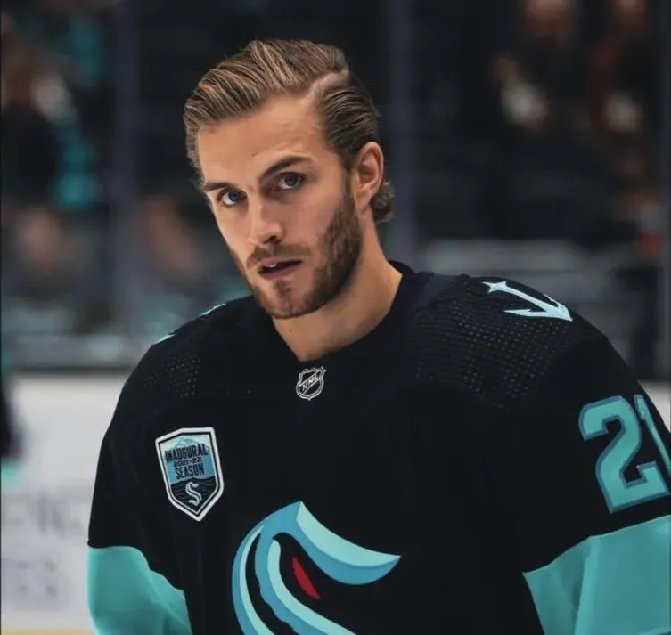Alexander Wennberg Age, Height, Contract, Number, Draft, Stats