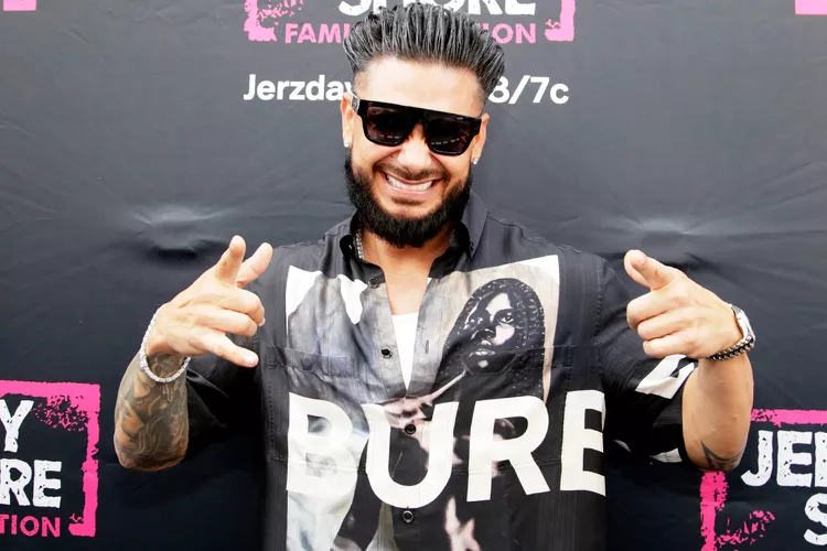 DJ Pauly D Age, Nationality, Shows, Vegas Residency, Jersey Shore.