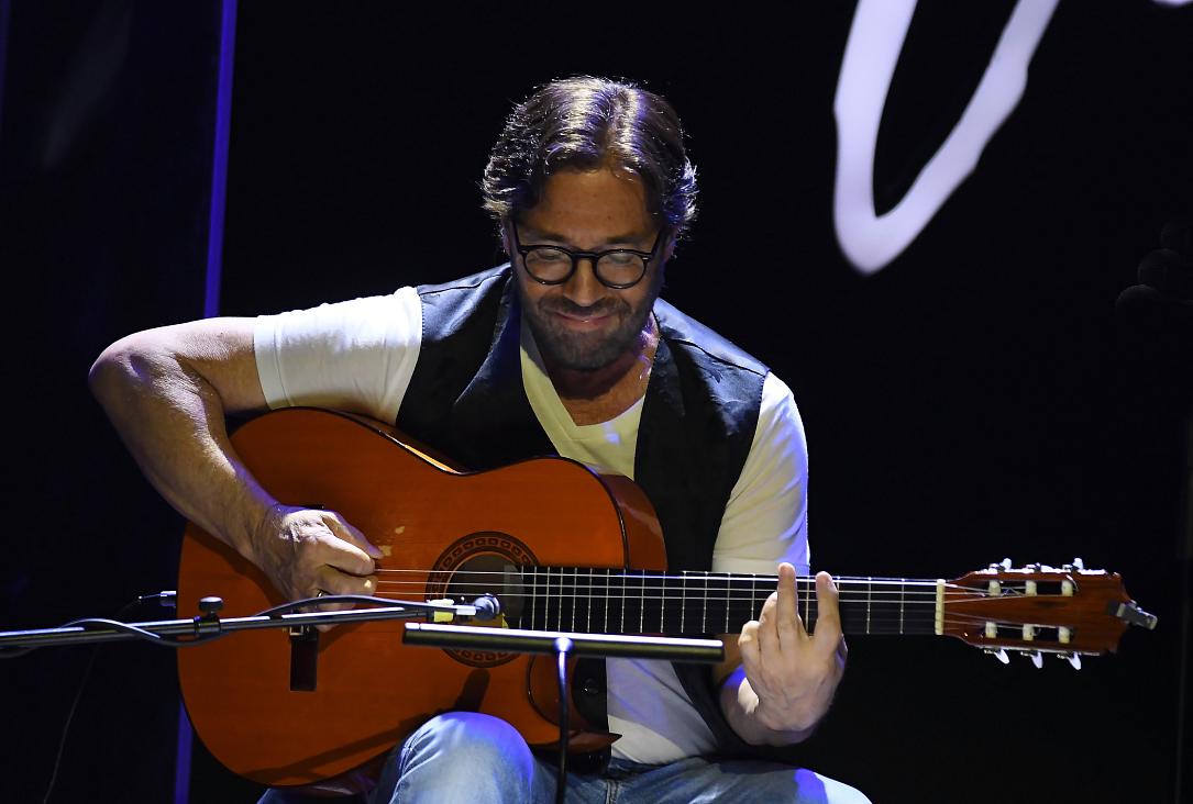 Al Di Meola parents: Meet Charles Di Meola & Teresa Di Meola