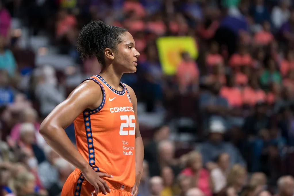Alyssa Thomas salary: How much does Alyssa Thomas make per year?