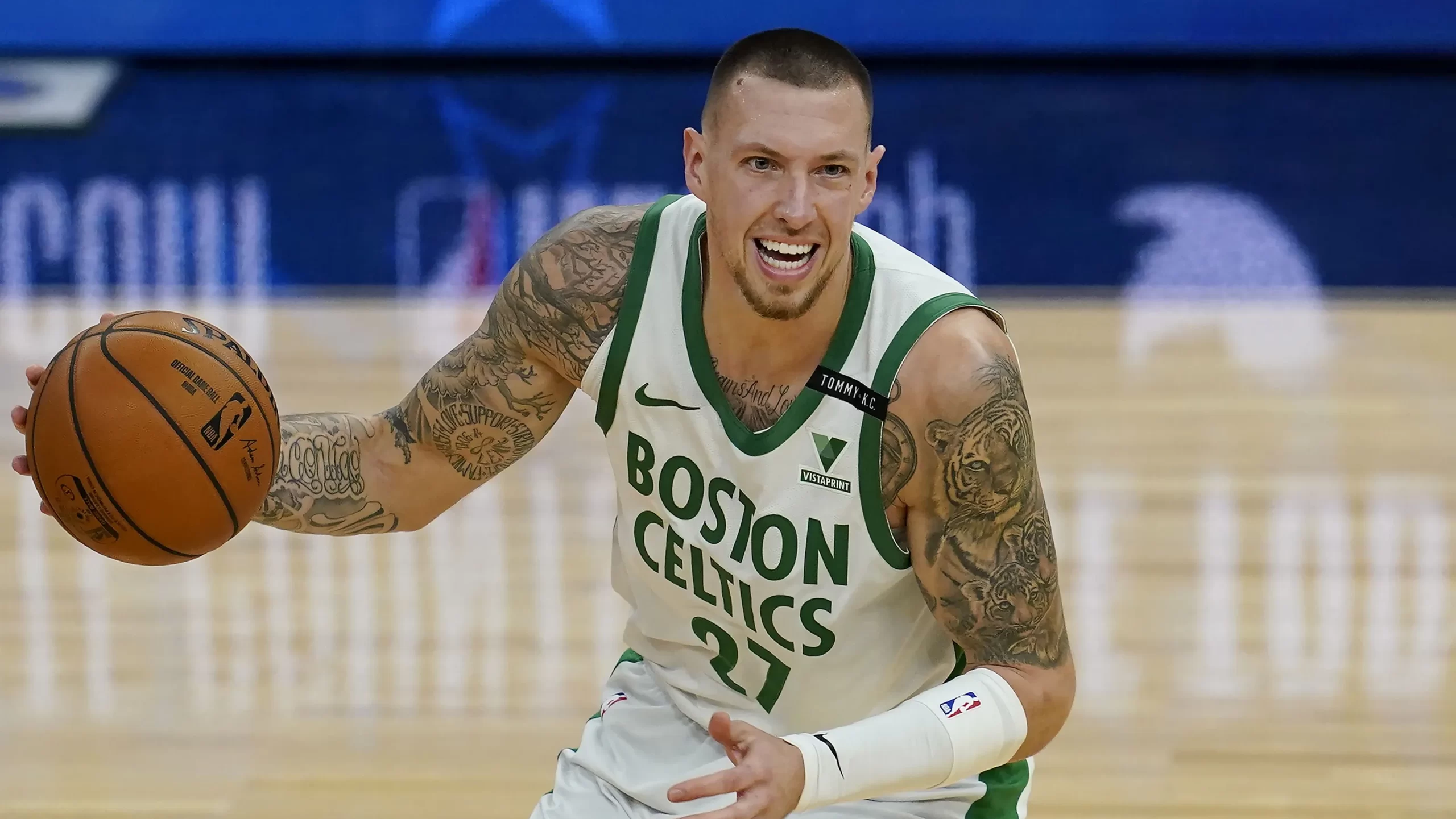 Daniel Theis Height: How Tall Is Daniel Theis?