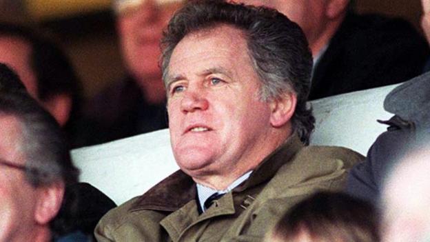 David Watkins: Wales rugby legend dies aged 81