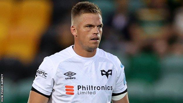 How many games has Gareth Anscombe played for the Ospreys?