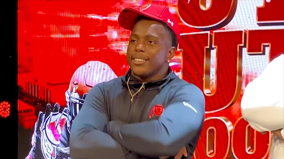 Jaylon Glover Height: How Tall Is Jaylon Glover?