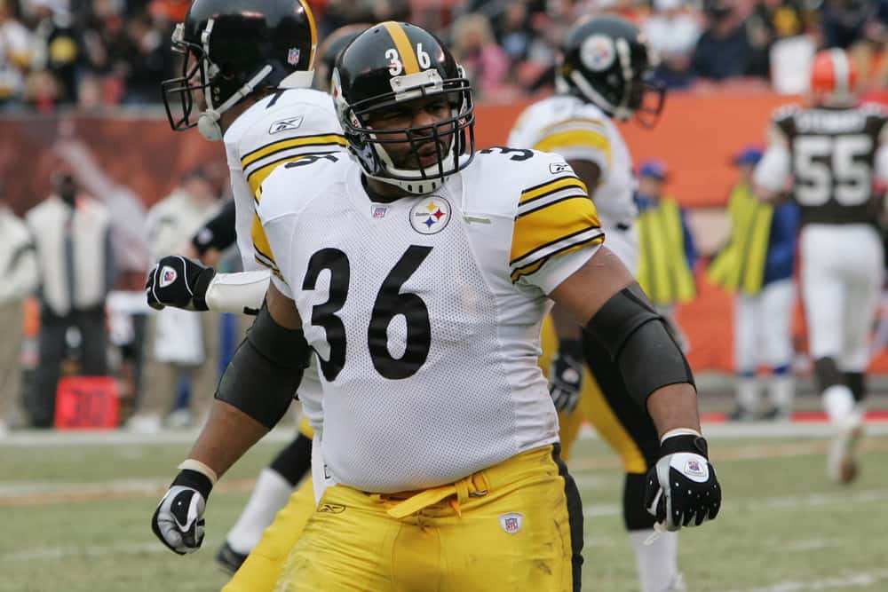 How long has Jerome Bettis been married? What position does Jerome Bettis son play?