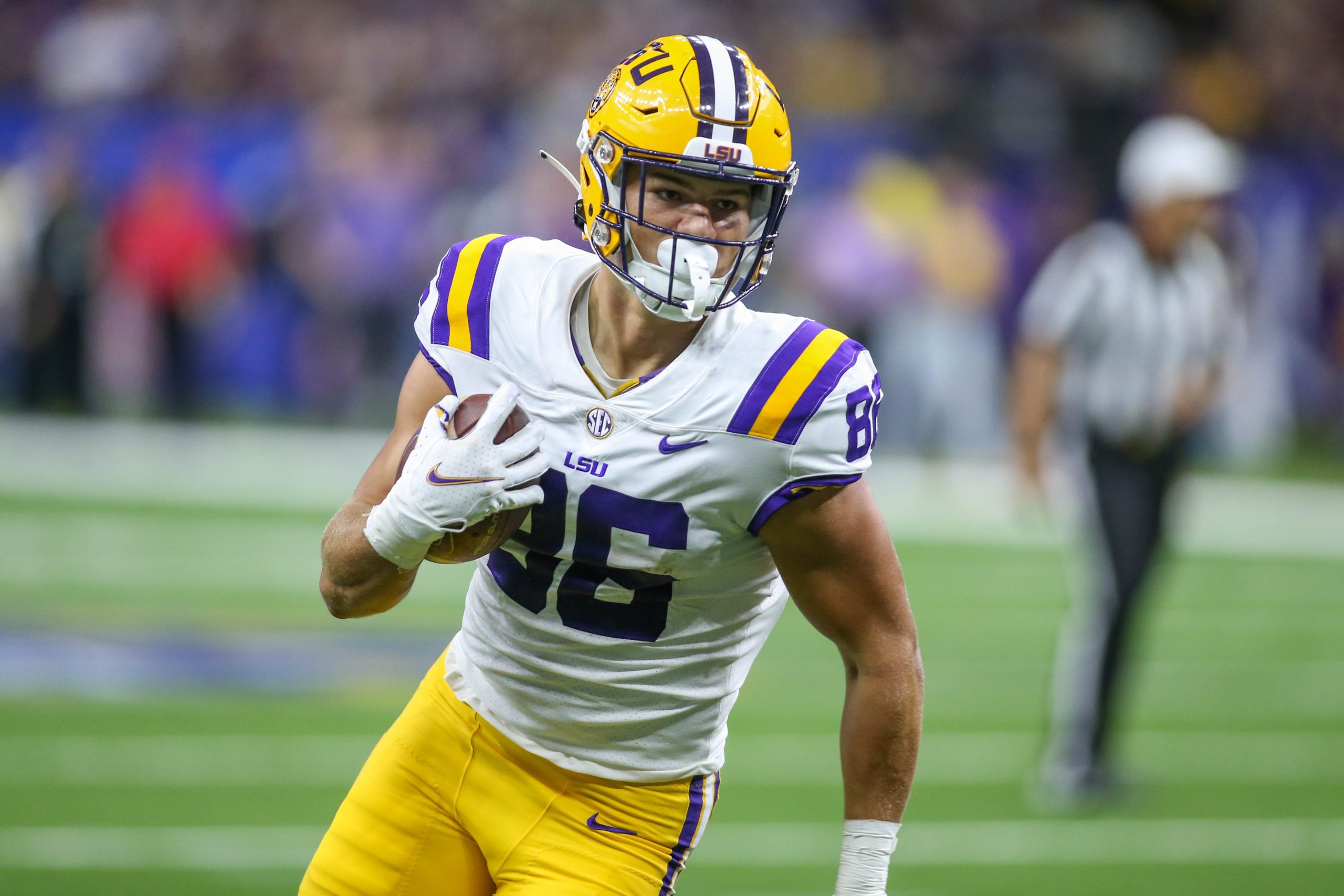 How big is Mason Taylor? What team is Mason Taylor on?