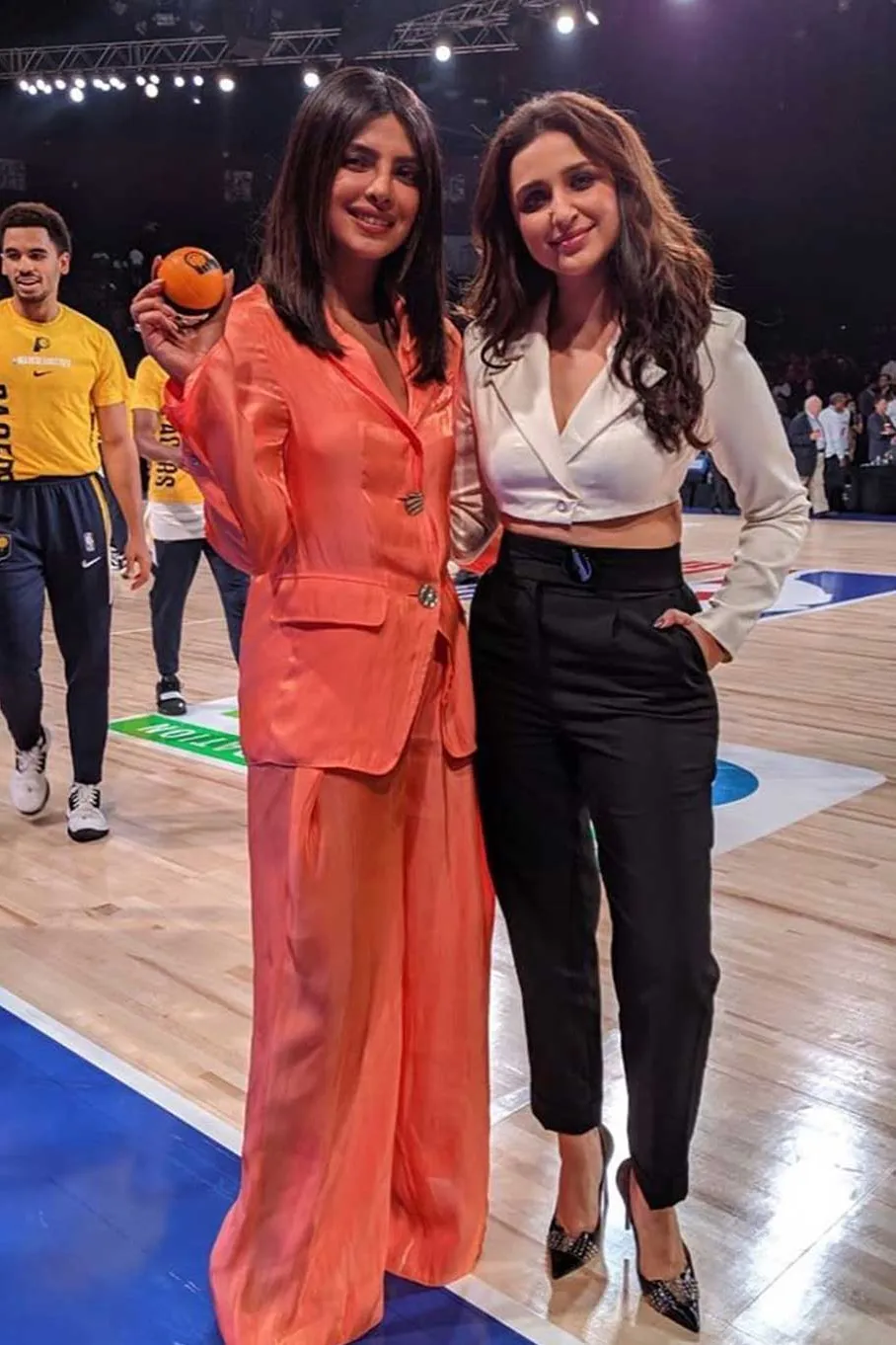 Is Parineeti Chopra and Priyanka Chopra real sisters?