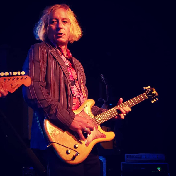 Peter Buck Age, Height, Songs and Music Groups, Education, Family
