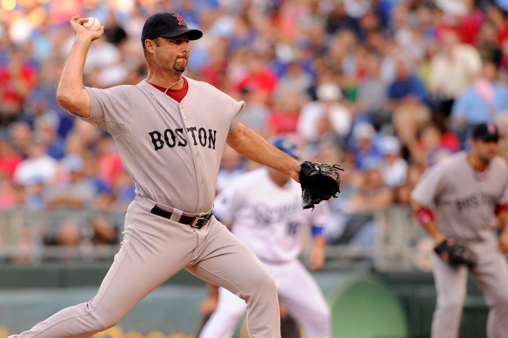 How fast did Tim Wakefield throw? How many home runs did Tim Wakefield give up?