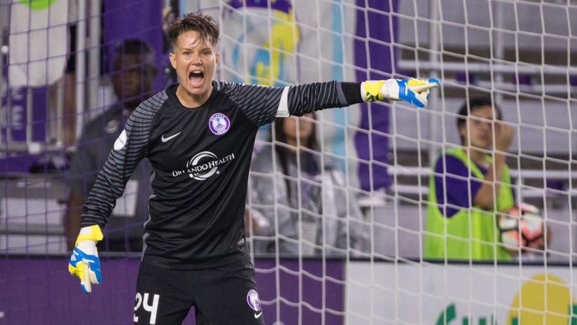 Ashlyn Harris Age, Height, Wedding, Tattoos, Instagram, Retired