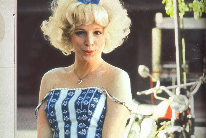 When was Candy Clark born? Where does Candy Clark live?