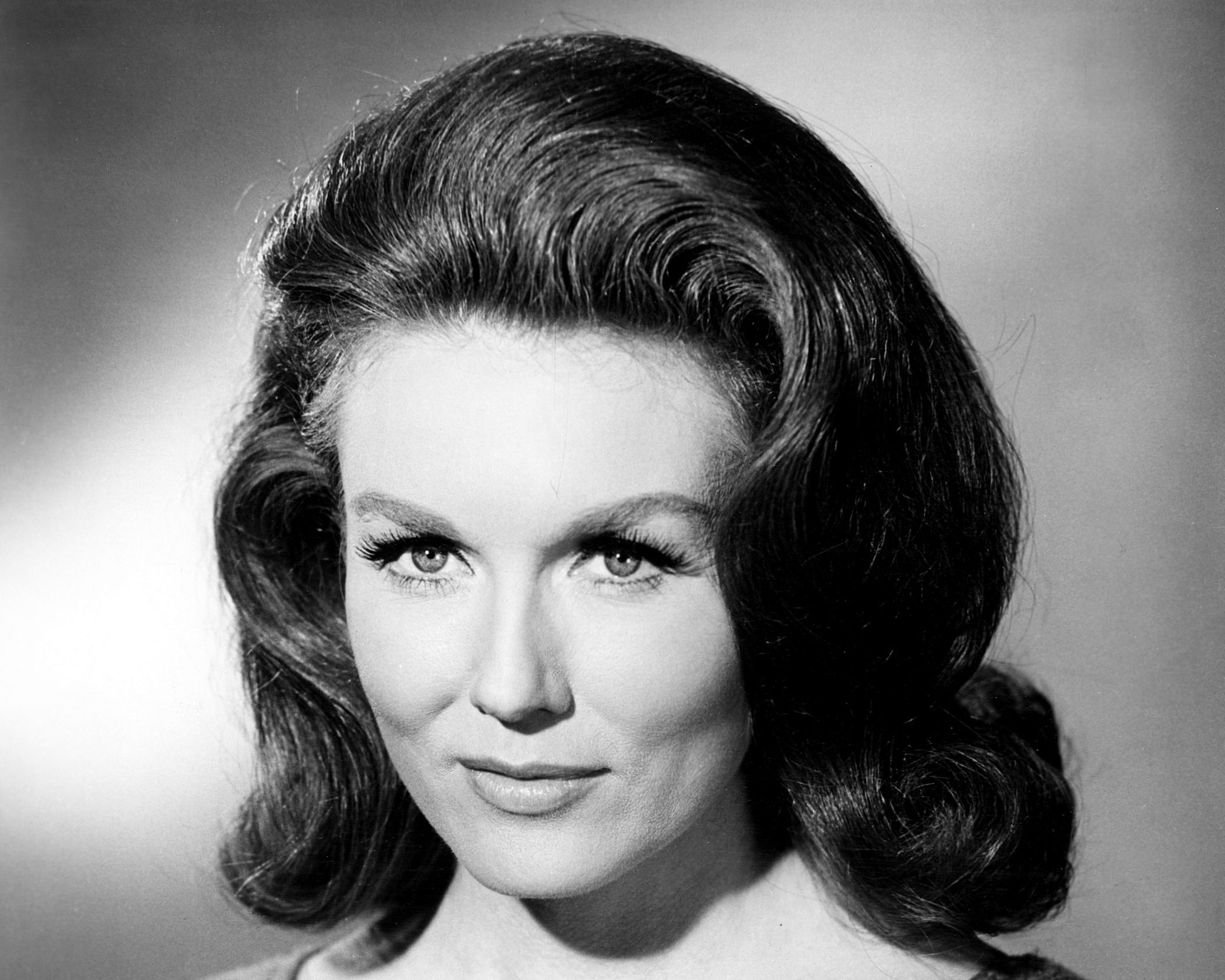 Elaine Devry Age, Height, Movies and TV Shows, Education, Family