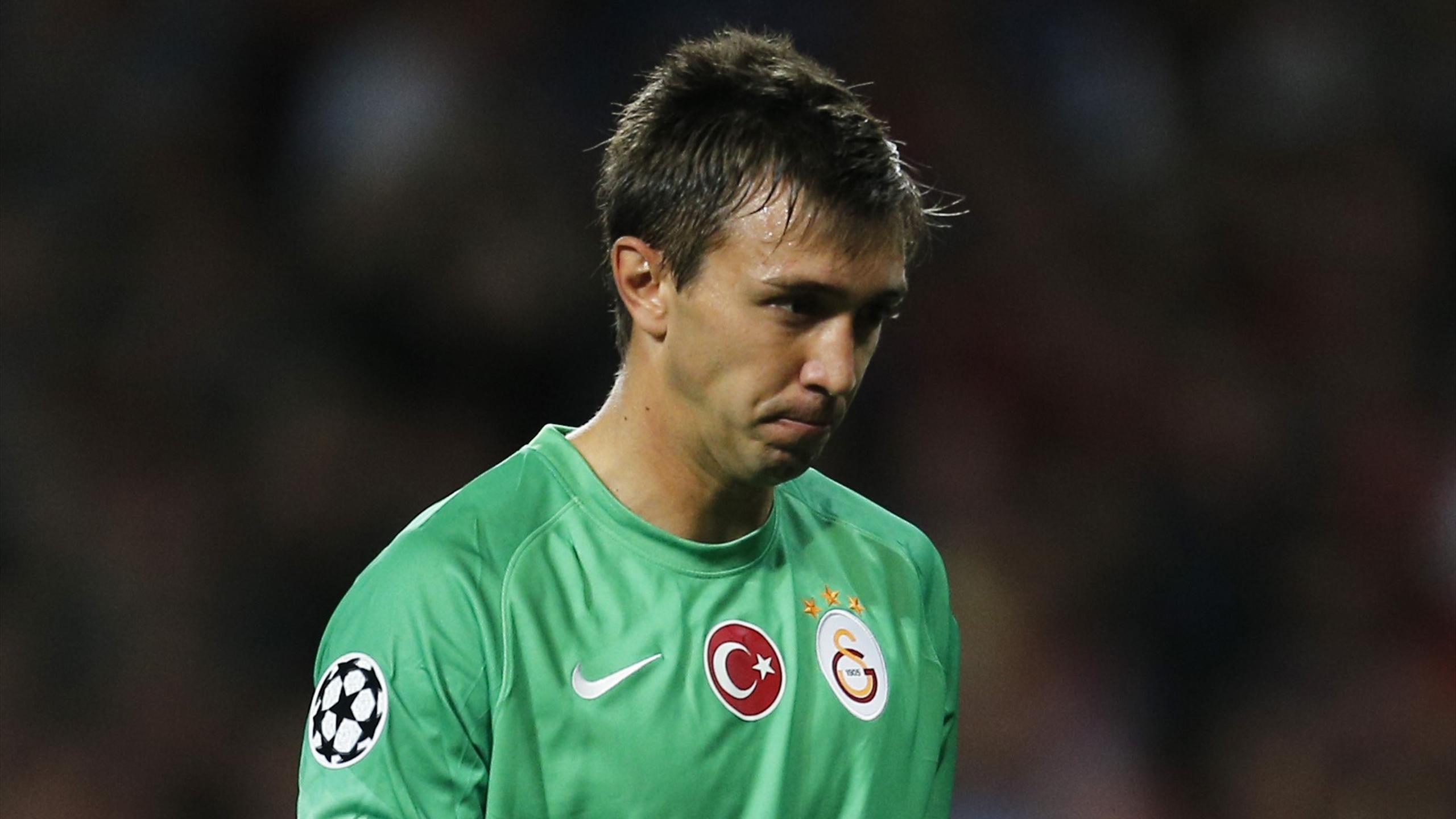 Fernando Muslera Height: How Tall Is Fernando Muslera?