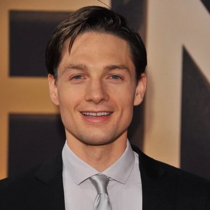 Gregory Smith (actor) net worth: How much is Gregory Smith worth?