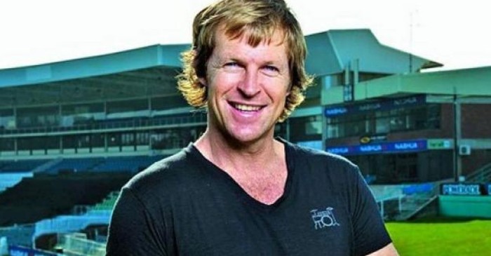 Jonty Rhodes Age, Height, Jersey Number, Fielding, Centuries, Run Out, Stats