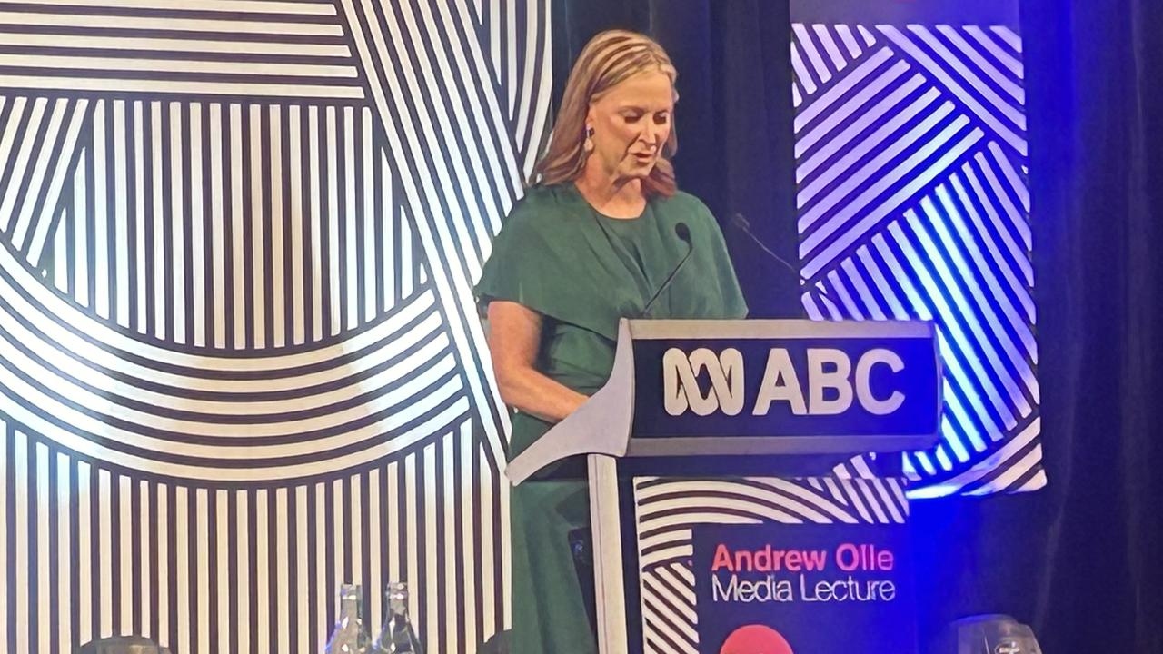 Does Leigh Sales have a family? Did Leigh Sales have a baby?