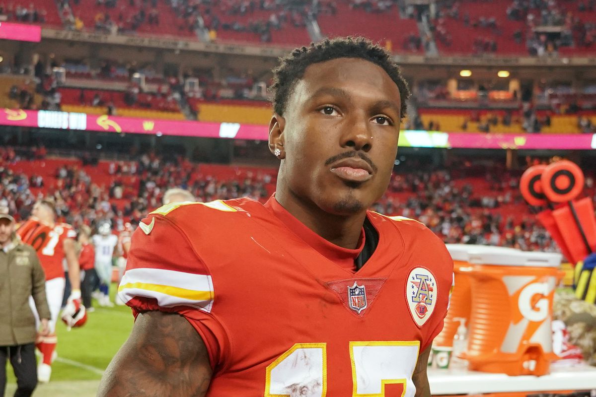 How much does Mecole Hardman get paid?