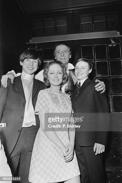Did Michael Aspel have lots of children?