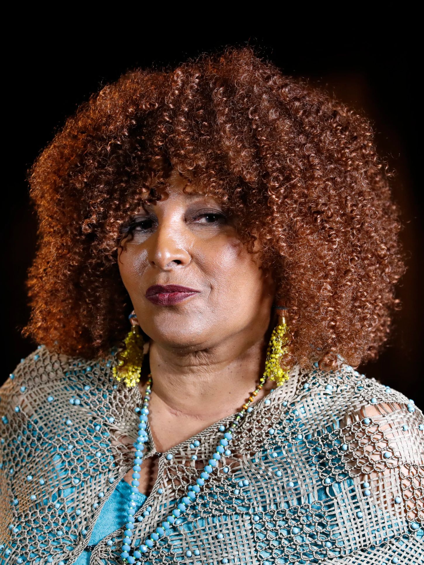 When was Pam Grier popular? Does Pam Grier wear a wig?
