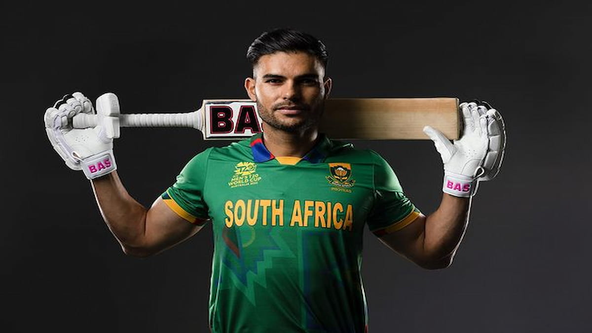 Reeza Hendricks Height, Ranking, Jersey Number, School, Last 10 Innings in T20