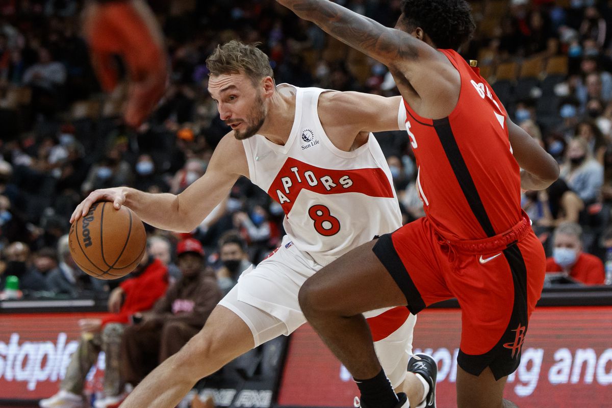 When did Sam Dekker get married? How long did Sam Dekker play in the NBA?
