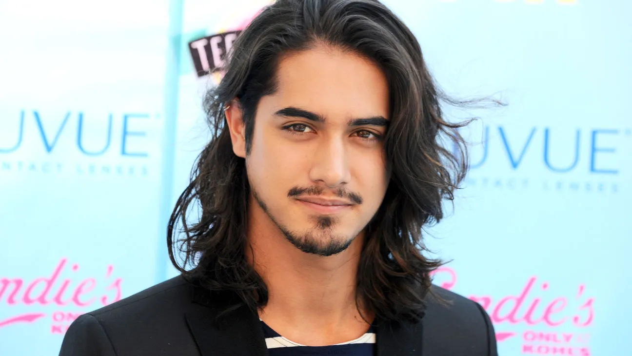 Avan Jogia Net Worth