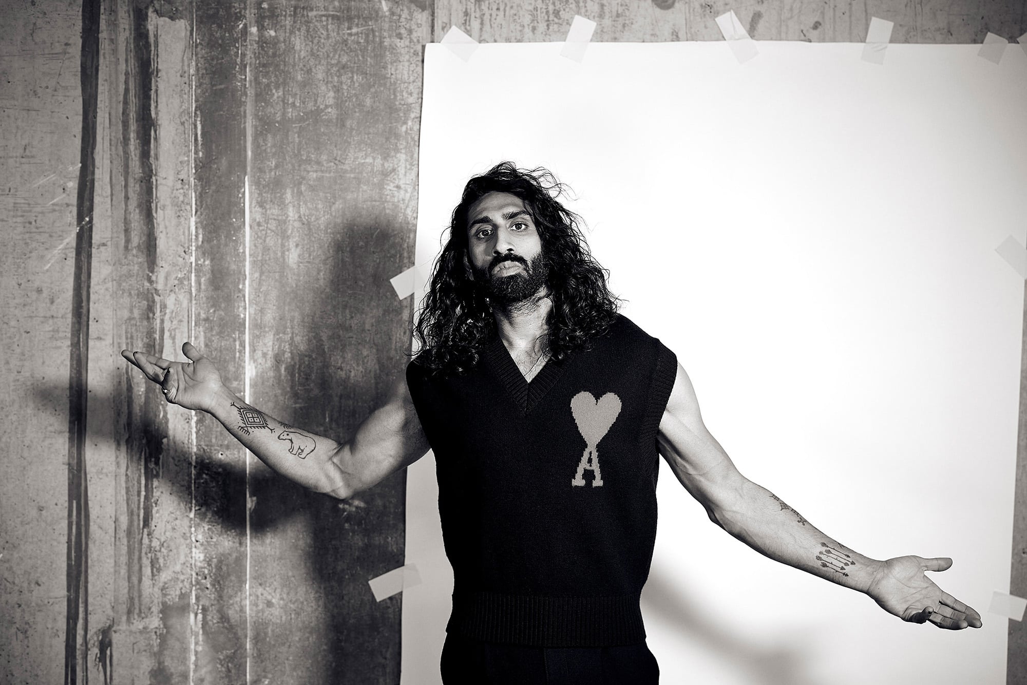 Amar Chadha-Patel Bio: Movies and TV Shows, Nationality, Age, Height, Partner, In Aladdin