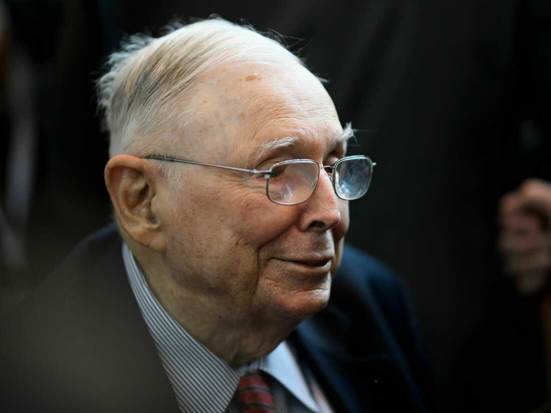 Charlie Munger siblings: Meet Charlie Munger’s sisters Carol Munger & Mary Munger