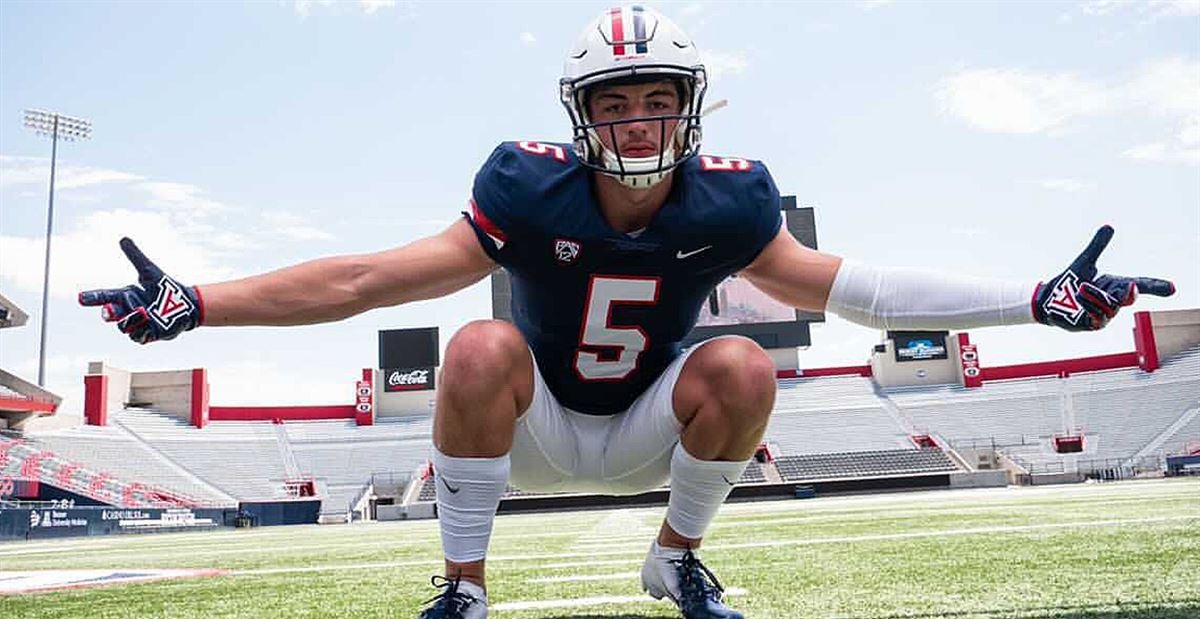 Who does Colston Loveland play for? Is Colston Loveland a true freshman?