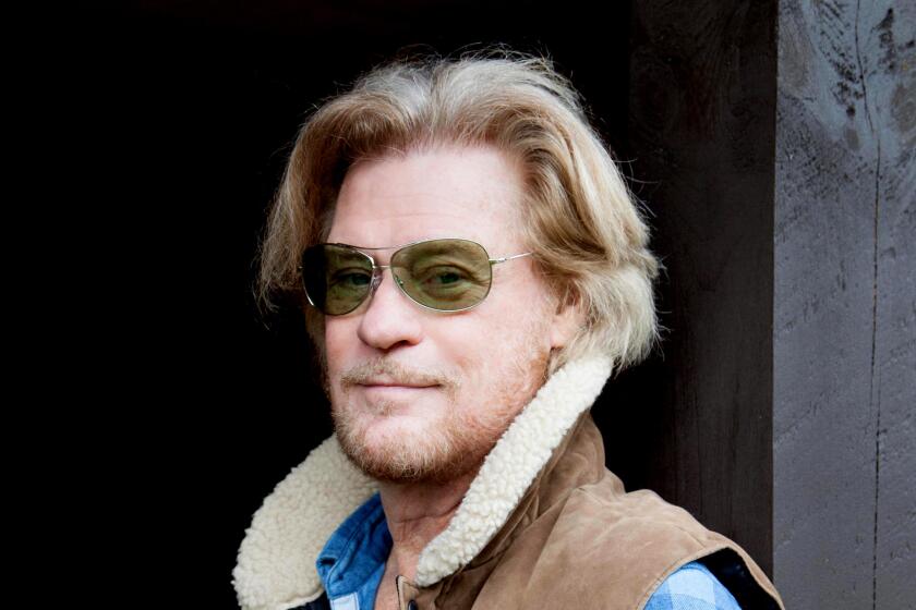 What religion is Daryl Hall? Does Daryl Hall believe in God?