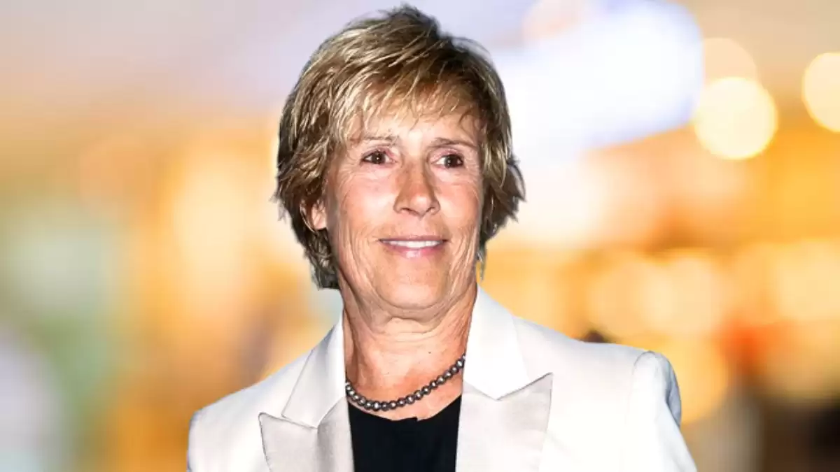Has a 64 year old woman swam from Cuba to Florida?