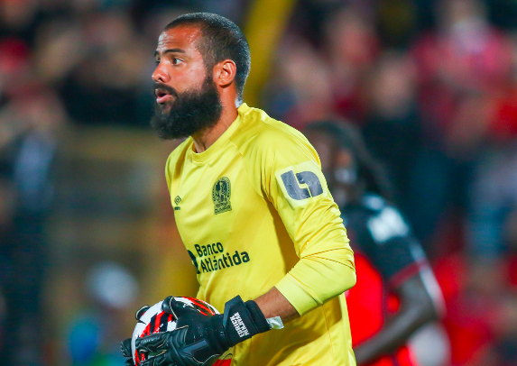 Edrick Menjivar Family: Parents, Wife, Children, Siblings