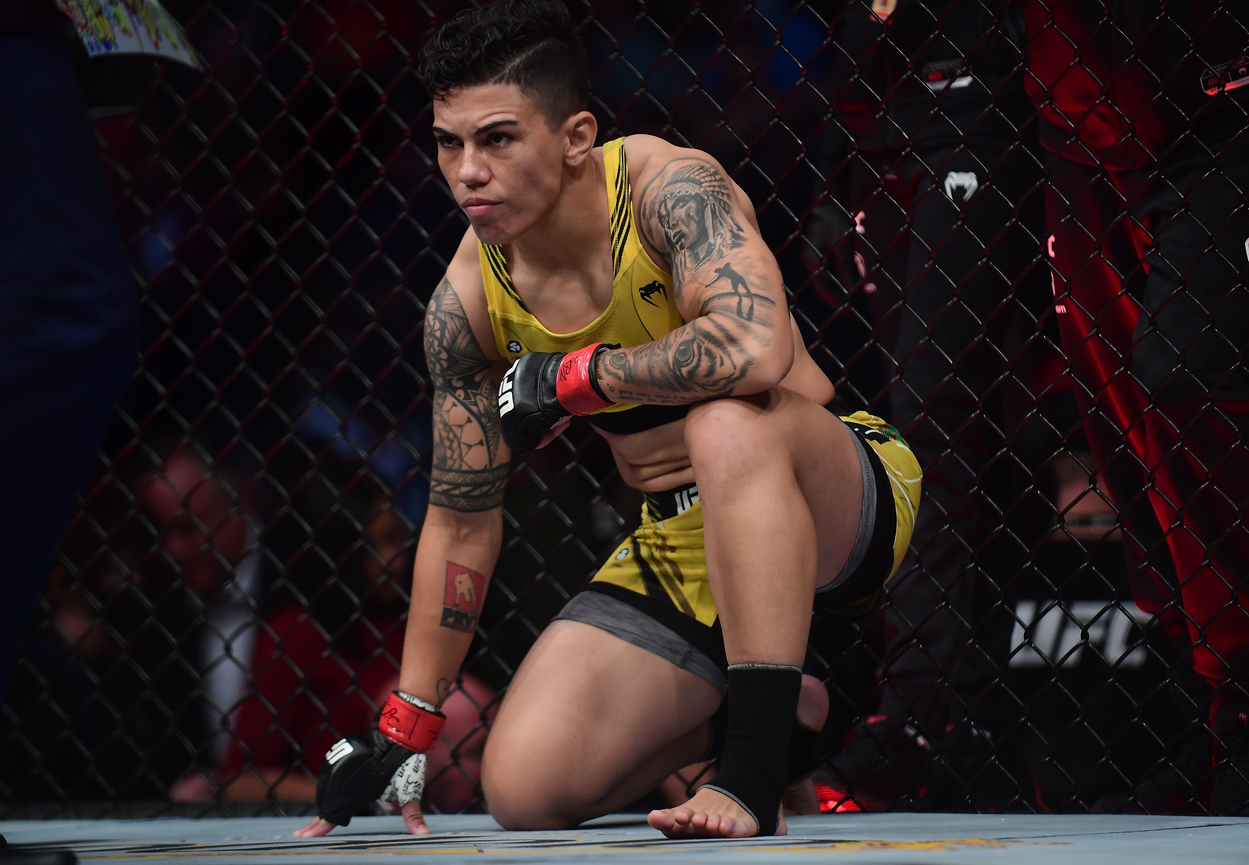 What type of fighter is Jessica Andrade? How many knockouts does Jessica Andrade have?
