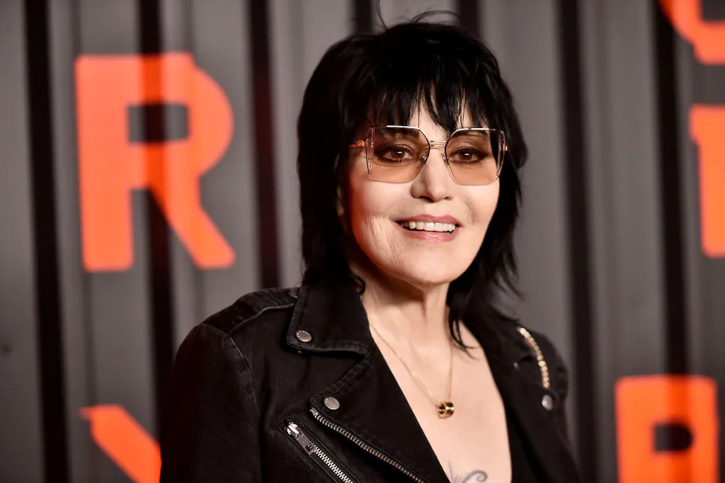Does Joan Jett have a tattoo? Was Joan Jett a tomboy?