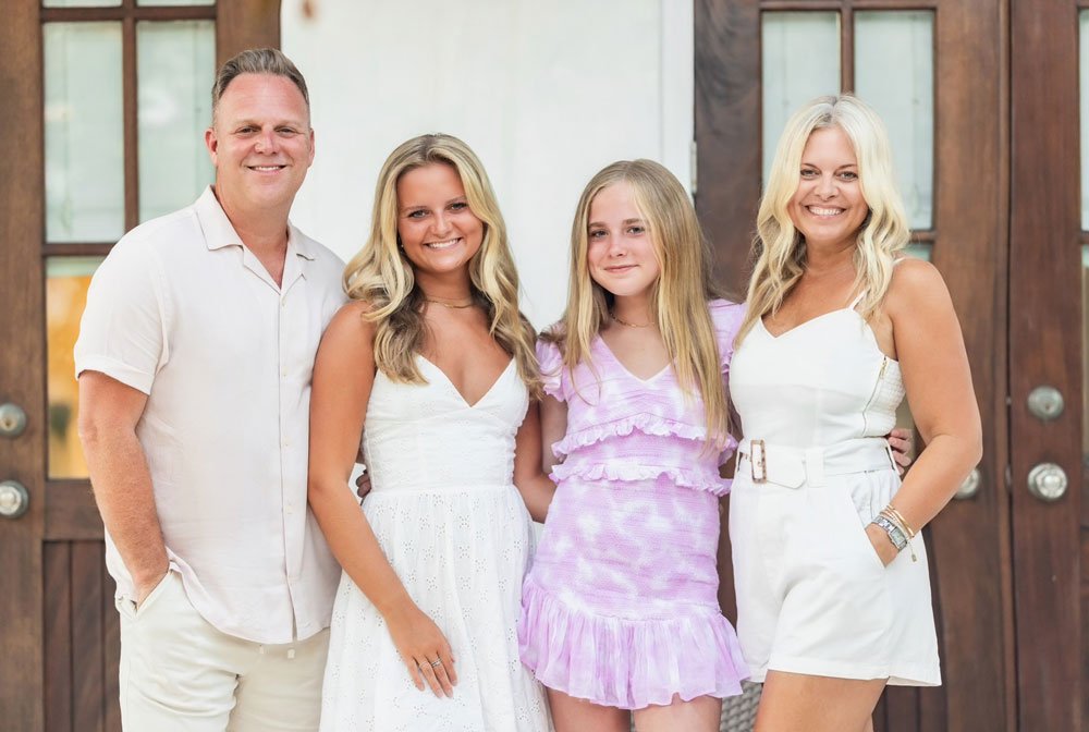 Is Matthew West still married? How many children does Matthew West have?