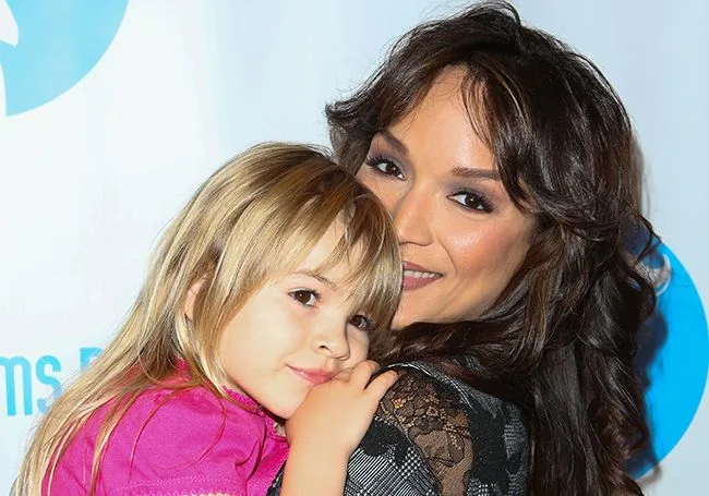Does Mayte Garcia have children?