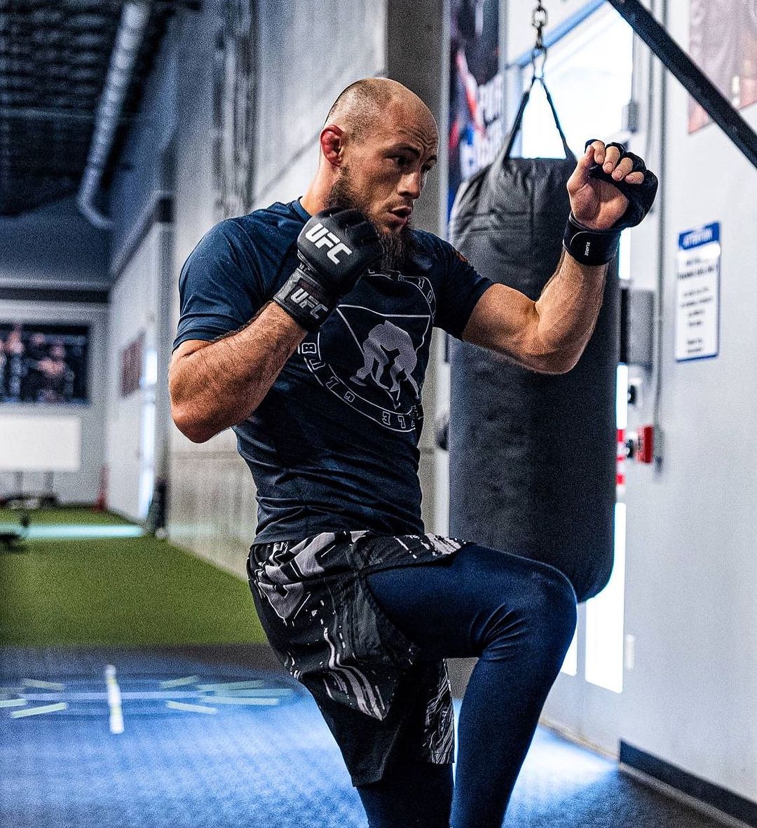 Rinat Fakhretdinov Age, Nationality, UFC Ranking, Record, Next Fight, Stats