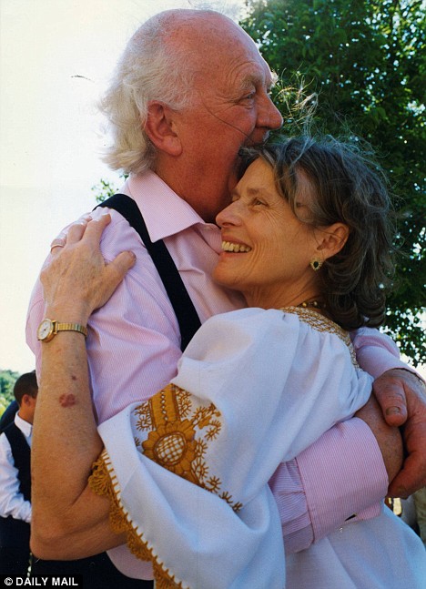 Who is Joss Ackland married to? Meet Rosemary Kirkcaldy