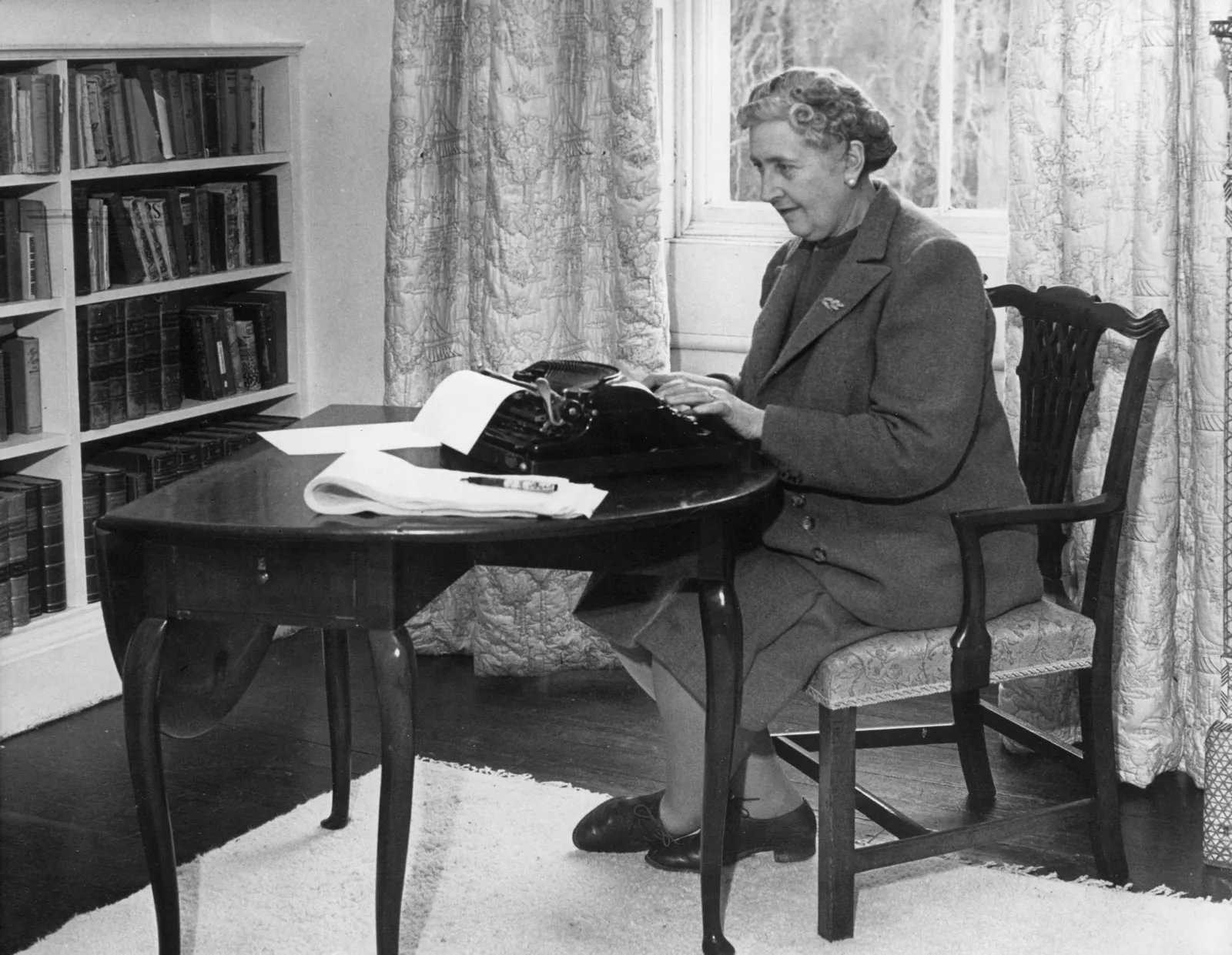 How did Agatha Christie write so much? How many plays did Agatha Christie write?