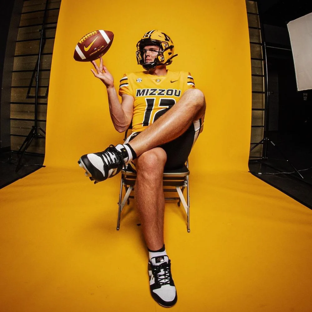 Why did they boo the Missouri quarterback?