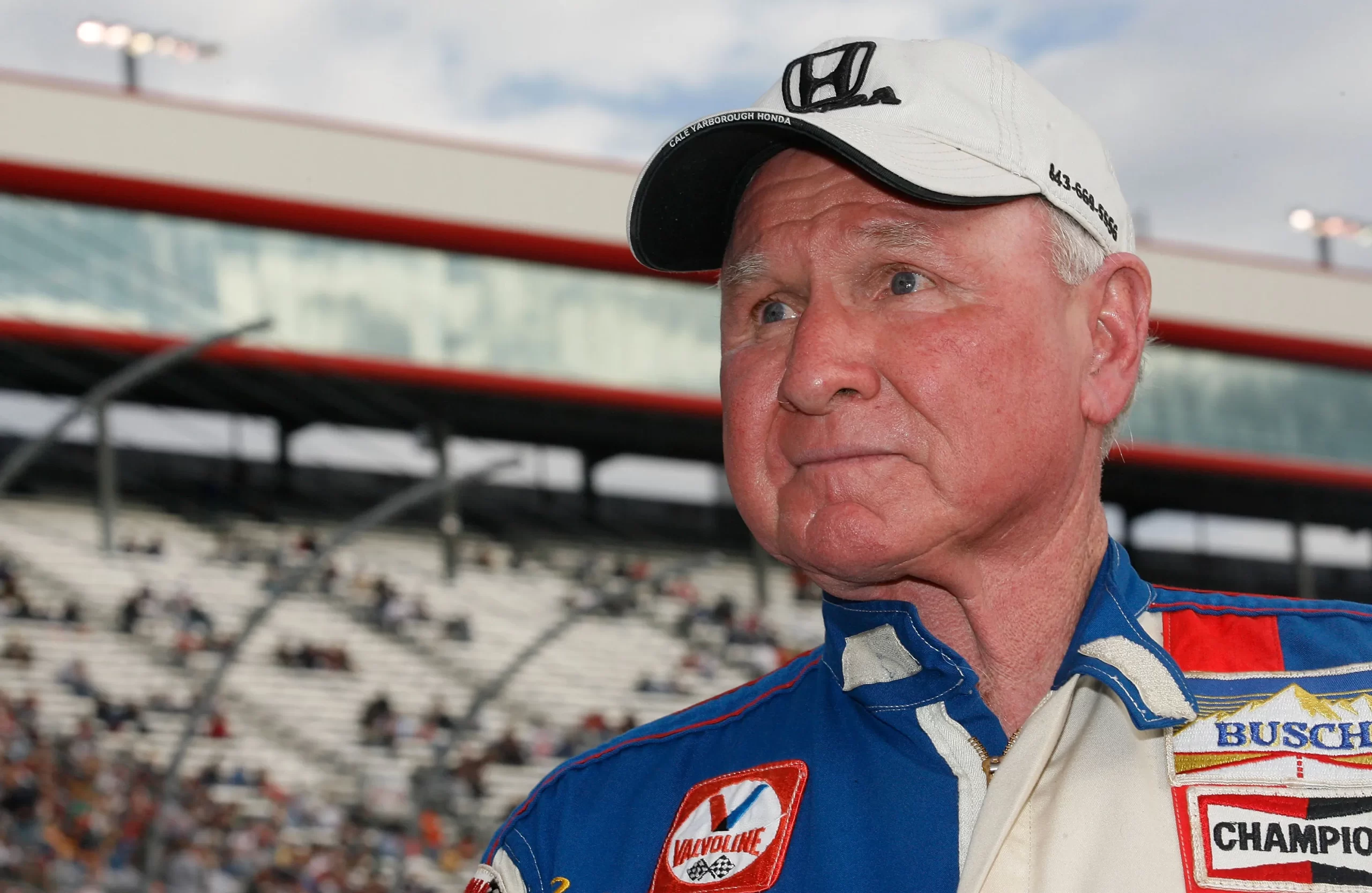 Who got in a fight with Cale Yarborough?