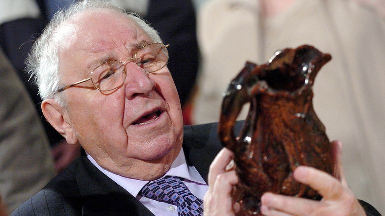 How did Henry Sandon die?