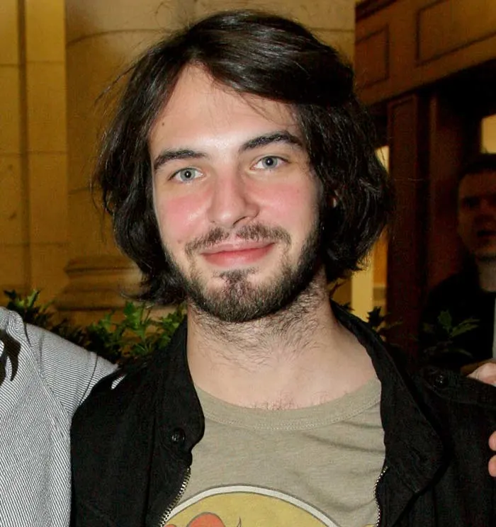 Who is Carole Bouquet‘s son Louis Giacobetti?