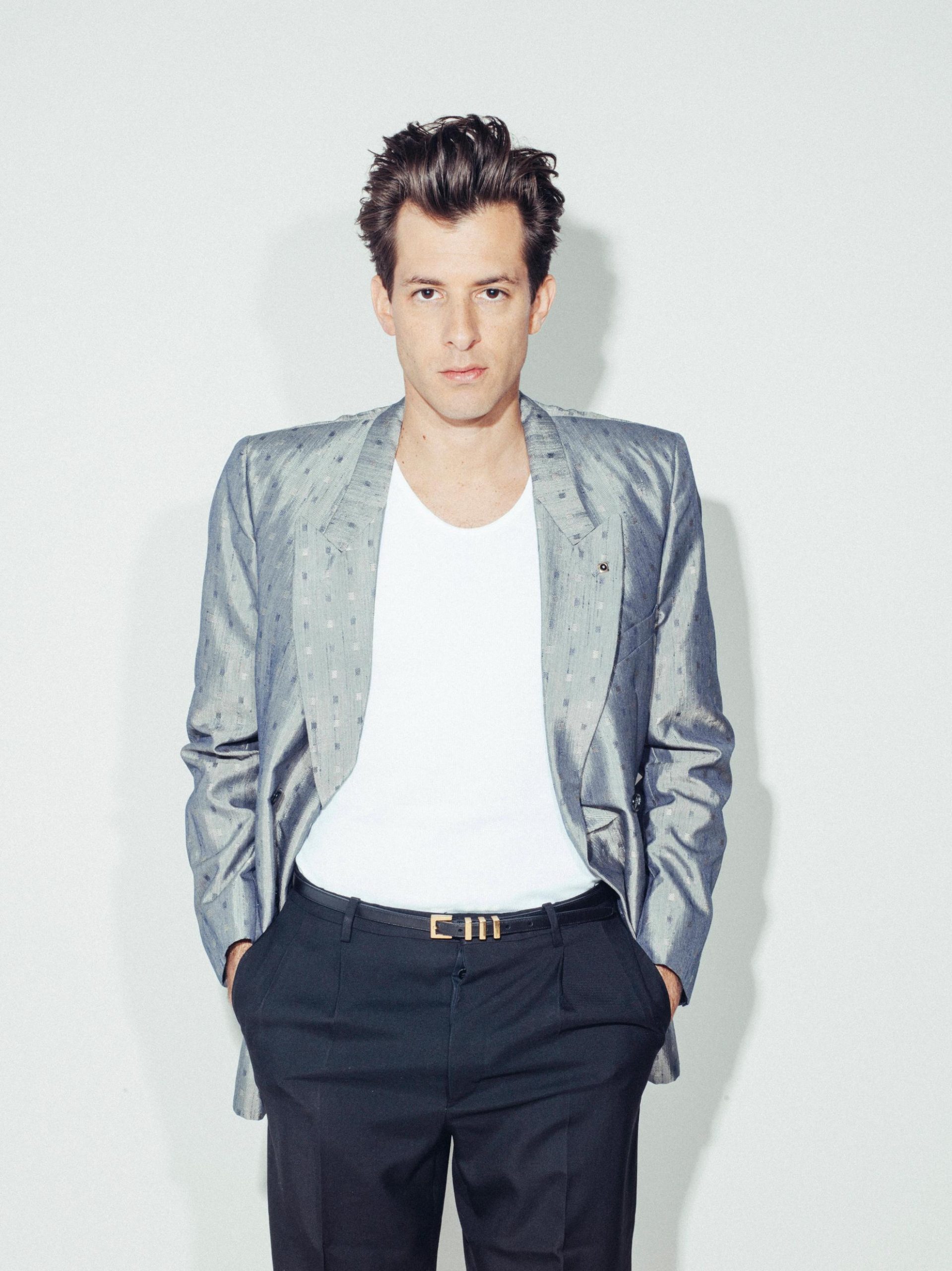 Why does Mark Ronson have an accent? Is Mark Ronson English?