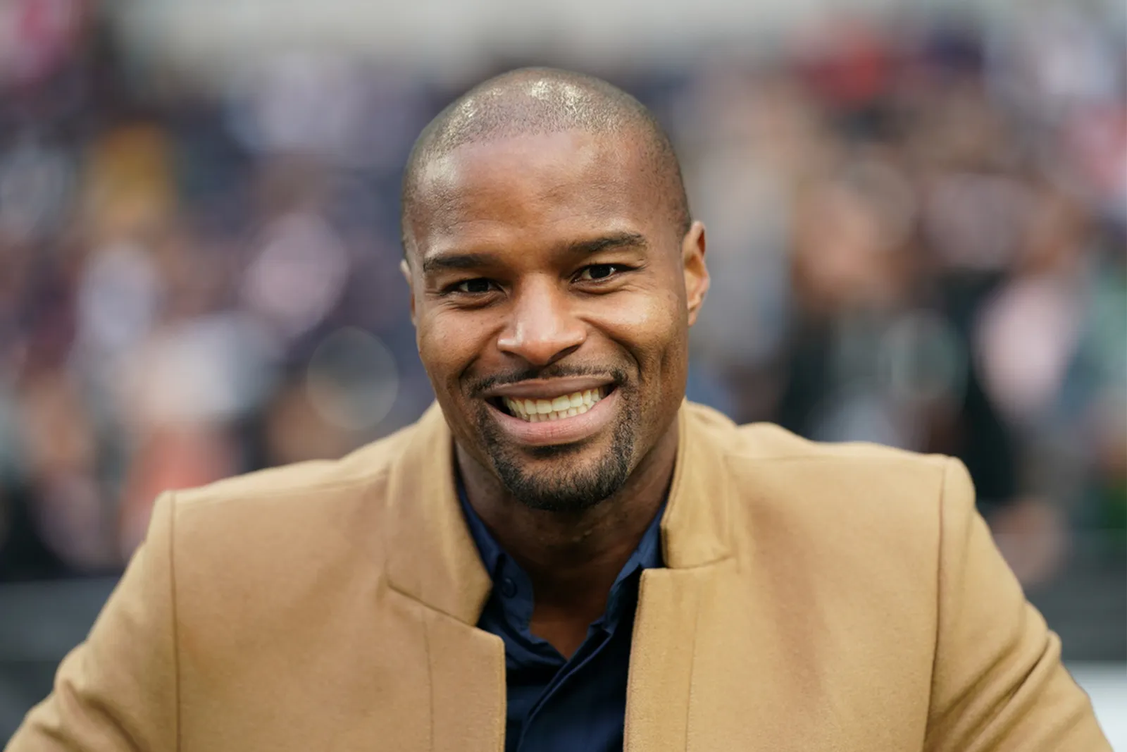 Osi Umenyiora Family, Instagram, Jersey, Career Stats, Contract