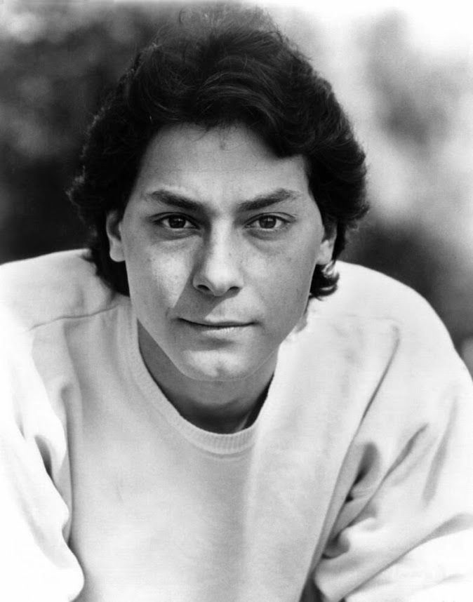 Does Robert Romanus own a Cafe?