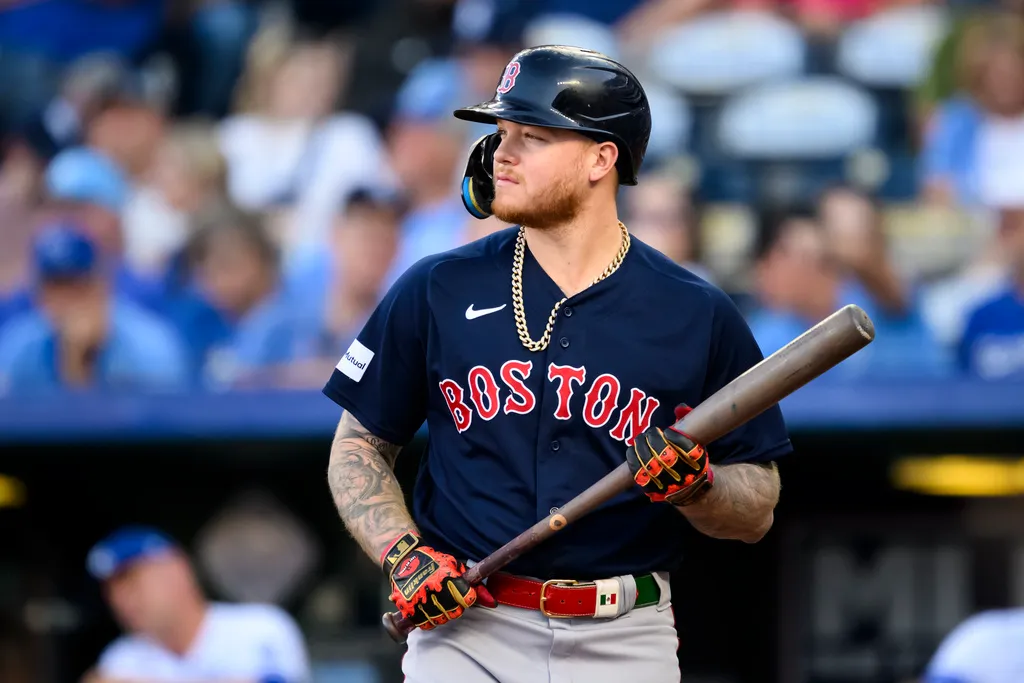 How many doubles does Alex Verdugo have?