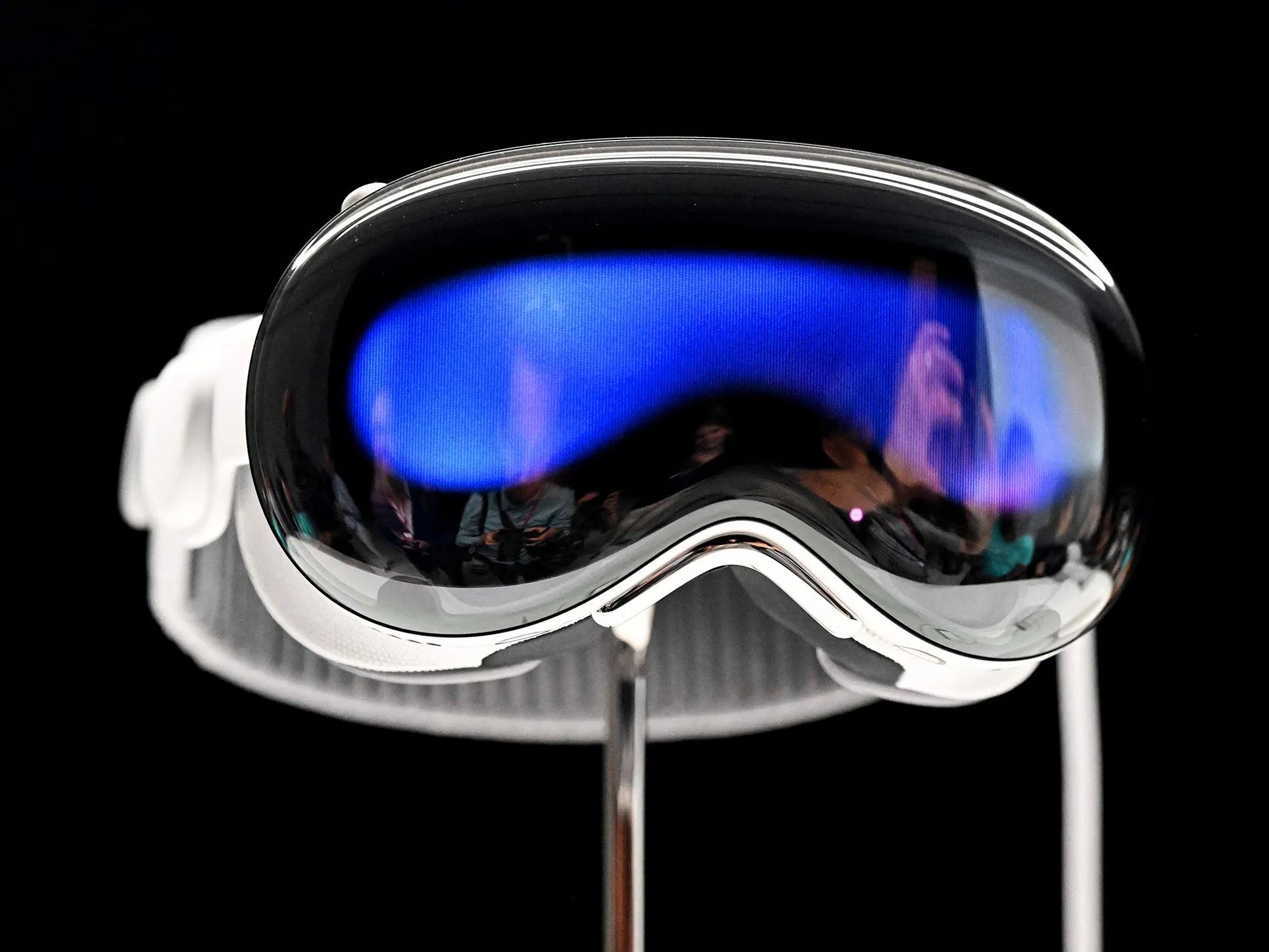 Why is Apple Vision Pro so expensive?