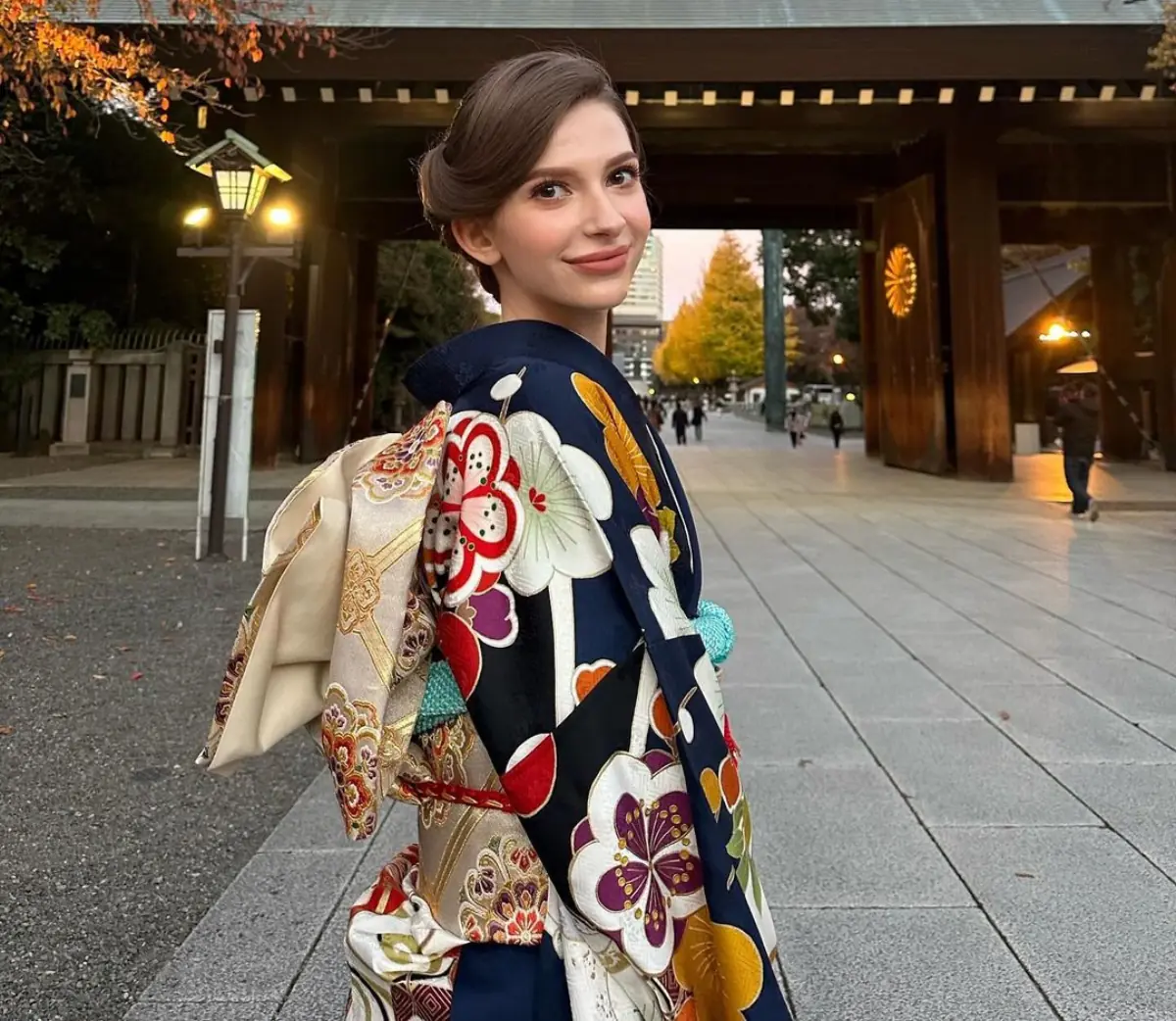 Carolina Shiino Real Name, Age, Height, Instagram, Wiki