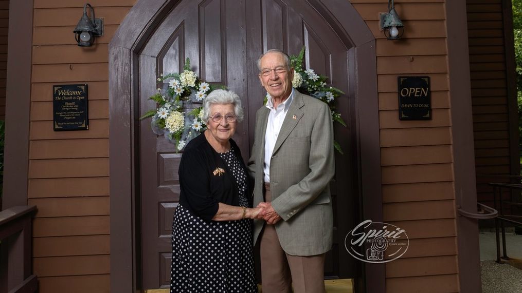Who is Chuck Grassley’s wife? All about Barbara Grassley